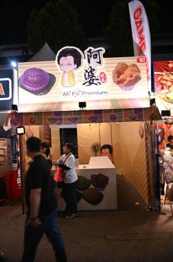 Kuching, Malezya - 8 Ağustos 2025: Yemek Festivali Sokak Fuarı