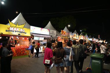 Kuching, Malezya - 8 Ağustos 2025: Yemek Festivali Sokak Fuarı