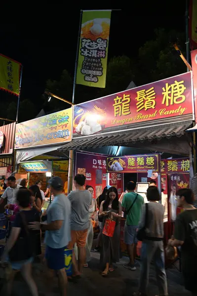 Kuching, Malezya - 8 Ağustos 2025: Yemek Festivali Sokak Fuarı