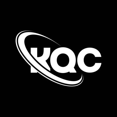 KQC logosu. KQC mektubu. KQC harf logosu tasarımı. Çember ve büyük harfli monogram logosuna bağlı KQC logosunun baş harfleri. Teknoloji, iş ve emlak markası için KQC tipografisi.