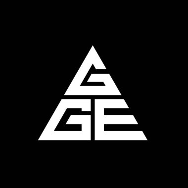 Üçgen şekilli GGE üçgen harf logosu tasarımı. GGE üçgen logo tasarımı monogramı. Kırmızı renkli GGE üçgen vektör logo şablonu. GGE üçgen logosu Basit, Zarif ve Lüks Logo.