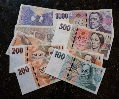 Avro banknotları yığını, Avro Bölgesi 'nin ortak para birimi. 20, 10 ve 5 'lik banknotlar. Eurosystem veya Avrupa Merkez Bankası 