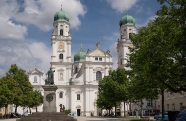 Mondsee, Yukarı Avusturya 7 Haziran 2023 Avusturya Mondsee 'deki turizm bilgi merkezinin dış görüntüsü