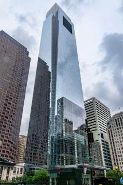 Philadelphia, PA ABD 14 Ekim 2023 58 katlı Comcast Center 'ın dikey görüntüsü, Center City Philadelphia' da bir gökdelen.