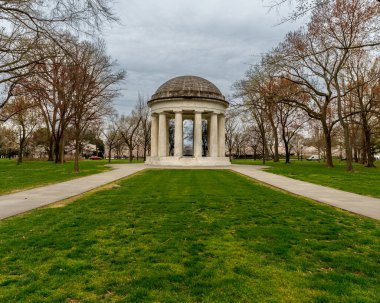 Washington DC 22 Mar 2024 Iconic Columbus Circle Plaza Washington Union İstasyonu önünde. Daniel Burnham 'ın tasarladığı ve Lorado Taft' ın heykelini yaptığı Columbus Çeşmesi.