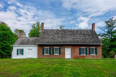 Tappan, New York ABD 6 Mayıs 2024 tarihi DeWint House manzaralı, 1700 yılında inşa edilmiş bir taş ve tuğla ev. Sahibi Amerikan Devrimi sırasında Vatansever Johannes DeWint..