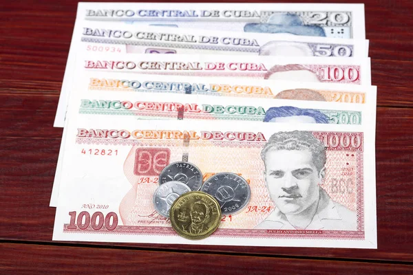 Kubai Pesos Érmék Bankjegyek Fából Készült Háttérrel — Stock Fotó