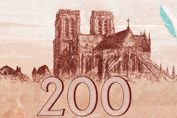 巴黎圣母院 由法国货币支付 — 图库照片