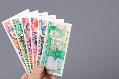 Eski Ganalı parası - Gri bir arka planda cedi