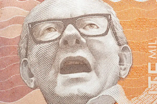 Alfonso Lopez Michelsen Kolombiya parasının yakın plan portresi.