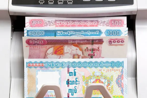 stock image Myanmar money - Kyat in the counting machine