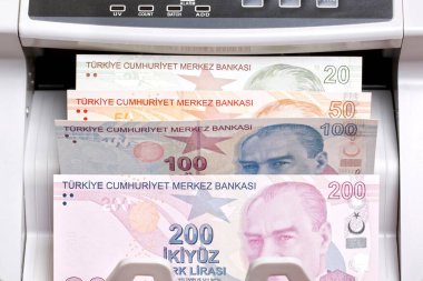 Türk parası - Lira sayım makinesinde