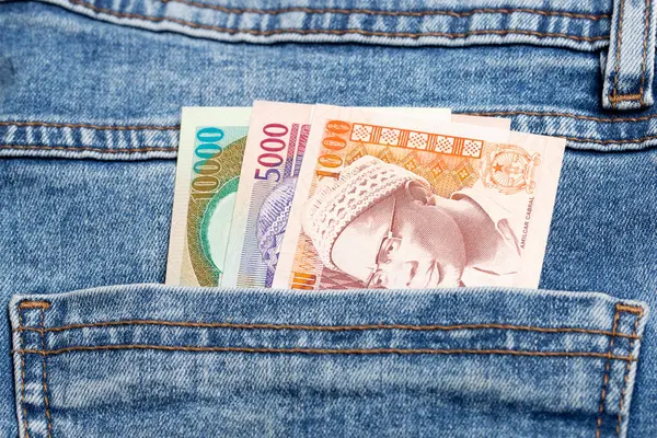 Gine-Bissau parası - Kot pantolonun cebinde Peso