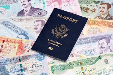 Irak parası üzerinde Amerikan pasaportu - Dinar