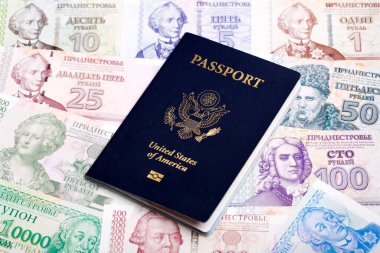 Transnistria parasıyla Amerikan pasaportu - ruble