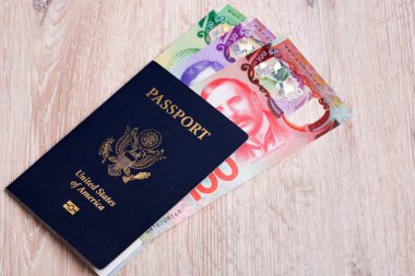 Yeni Zelanda parası olan Amerikan pasaportu - dolar