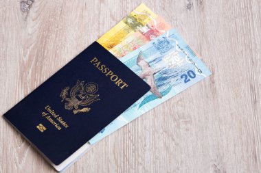 Fiji parası olan Amerikan pasaportu - dolar