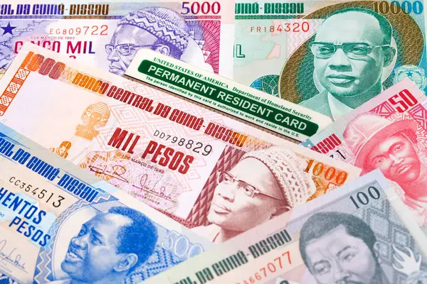 Kalıcı Amerikan Kart Kartı Bir Gine Bissau parası üzerinde - Peso