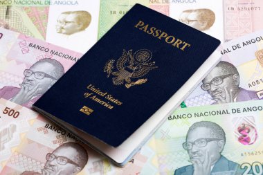 Angolan parasıyla Amerikan pasaportu - Kwanza