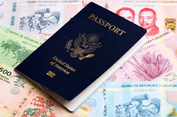 Burundian parasıyla Amerikan pasaportu - Franc