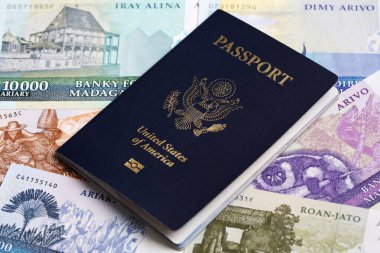 Malagasy parasıyla Amerikan pasaportu