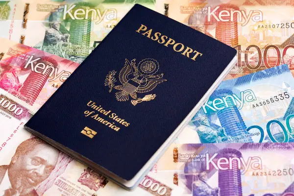 Kenya parasıyla Amerikan pasaportu - şilin