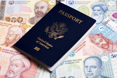 Tajikistani parasıyla Amerikan pasaportu - Somoni