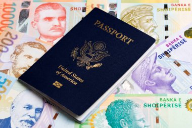 Arnavut parasıyla Amerikan pasaportu - Lek