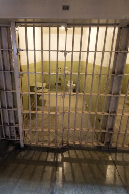 Alcatraz hapishanesinde bir hücre San Francisco Körfezi, Kaliforniya, ABD