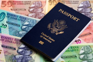 Zimbabve parasıyla Amerikan pasaportu - dolar