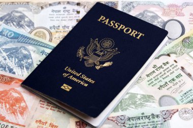Amerikan pasaportu Nepal parasıyla - Rupi