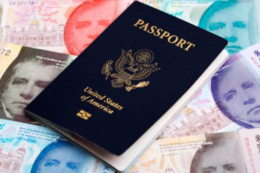 İskoç parasıyla Amerikan pasaportu - pound
