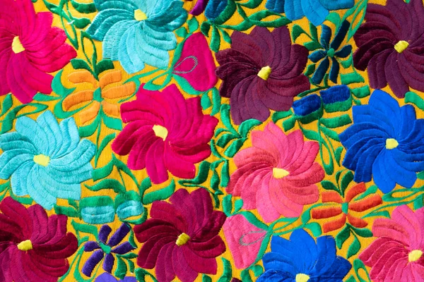 Χειροποίητη Λουλουδένια Τέχνη Στην Τσιάπας Πολύχρωμα Λουλούδια Ραμμένα Μεράκι Και — Φωτογραφία Αρχείου