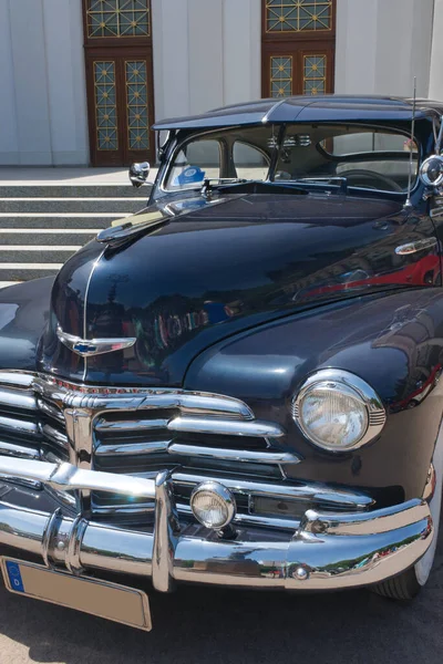 Дводверний Седан Чорний Chevrolet 1948 Року Міжнародній Зустрічі Старожилів 2023 — стокове фото