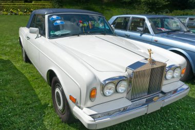 1988 'den kalma Rolls Royce Corniche II, 47' de ortaya çıktı. 2024 'te Baden-Baden, Almanya' da Uluslararası Oldtimer Toplantısı.