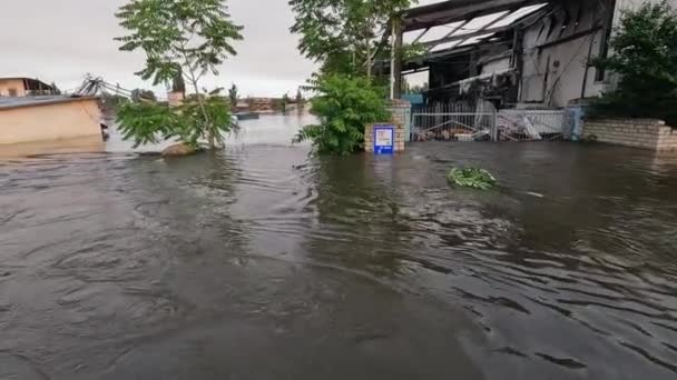 Záplavy Městě Kherson Důsledku Výbuchu Přehrady Řece Dněpru Městě Novaya — Stock video