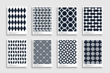 Soyut geometrik kapaklar, şablonlar, pankartlar, broşürler, afişler, arka planlar ve benzeri şeylerin koleksiyonu. Yaratıcı desenli modern posterler, kartlar, kataloglar. Koyu mavi tredny minimal parmak izi.