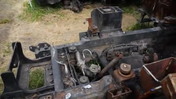 Vehículos Blindados Oxidados Quemados Territorio Ucraniano Exposición Equipos Militares Destruidos — Vídeos de Stock
