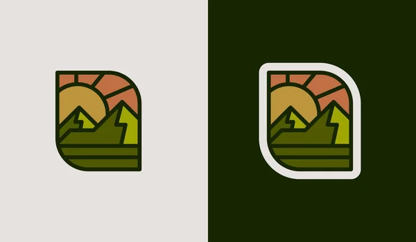 Dağ Yolculuğu Amblemleri Kamp Macerası Amblemleri Rozetler Logo Yamaları Dağ — Stok Vektör