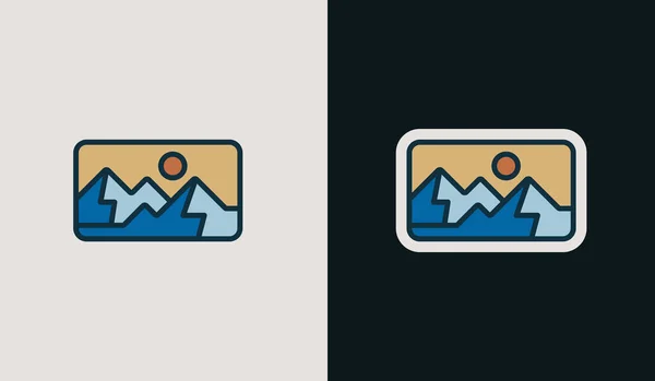 Les Emblèmes Voyage Montagne Emblèmes Aventure Plein Air Camping Badges — Image vectorielle