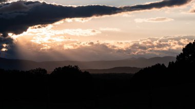 Sessiz Appalachian Dağlarında Güzel Günbatımı