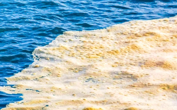 Κίτρινος Αφρός Γαλαζοπράσινα Νερά Κύματα Στο Puerto Escondido Zicatela Oaxaca — Φωτογραφία Αρχείου