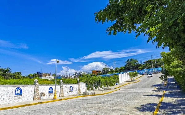 アヴェンダの街の美しい景色のパノラマデル モロ観光通りプエルトエスコンディドとジカテラオアハカメキシコ — ストック写真