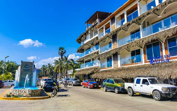 Avenida Del Morro市Escondido港和Zicatela Oaxaca墨西哥旅游街的美丽风景全景 — 图库照片