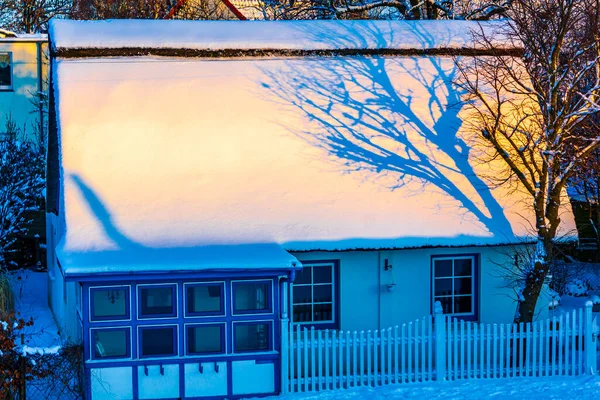 Zug Verschneite Haus Voller Schnee Weddewarden Bremerhaven — Stockfoto