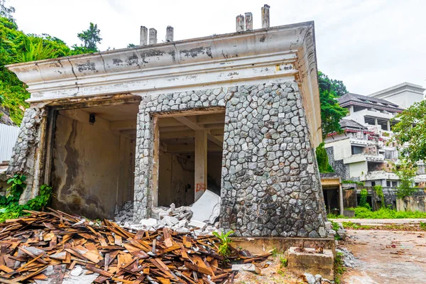 Huge Horrible Abandoned Hotel Resort Ruins Naithon Beach Sakhu Thalang — Stock Photo, Image