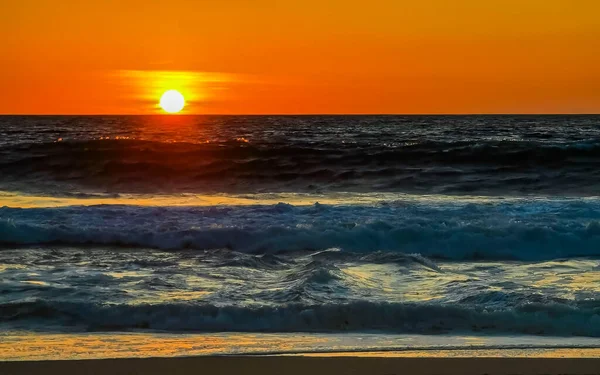 Hermosa Puesta Sol Colorida Dorada Amarillo Anaranjado Rojo Playa Gran — Foto de Stock
