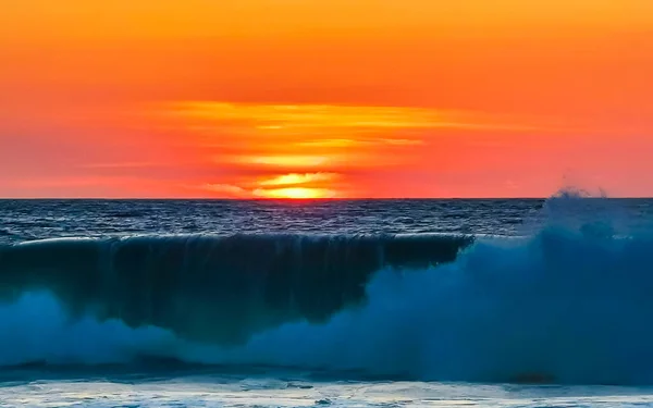 Прекрасний Барвистий Золотий Захід Сонця Жовтому Помаранчевому Кольорі Пляжі Велика — стокове фото