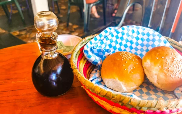 Heerlijke Ronde Broodjes Met Sesamzaad Houten Tafel Cafecito Zicatela Puerto — Stockfoto