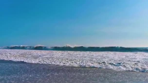 墨西哥埃斯科斯塔多 瓦哈卡港海滩上巨大的冲浪浪 — 图库视频影像
